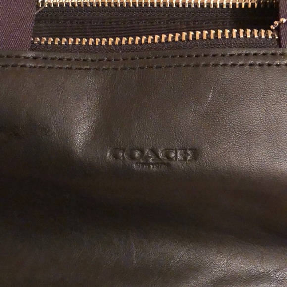 COACH men’s fold over crossbody leather Bag NWT - Picture 3 of 4